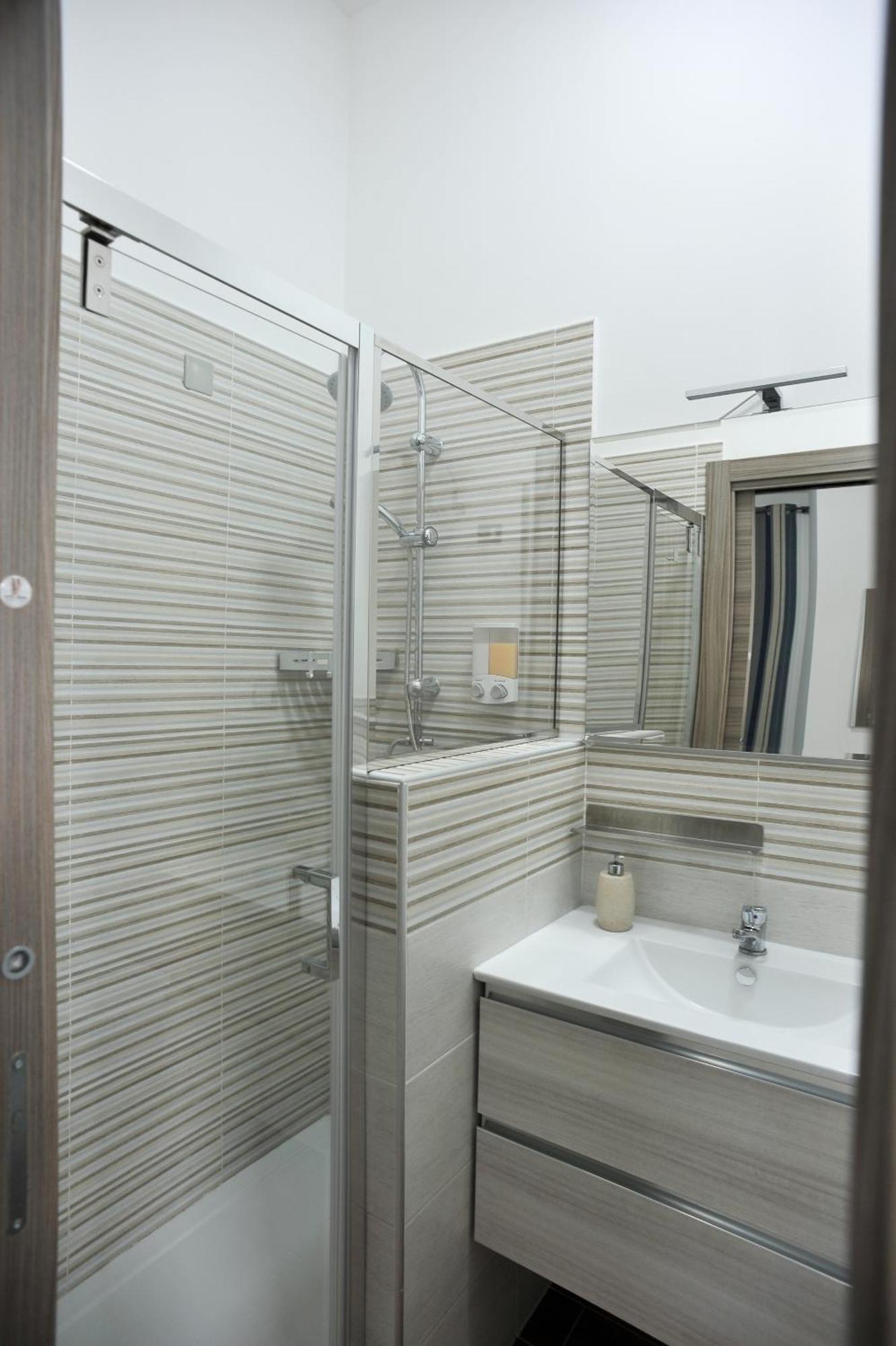 In Center Apartaments Salerno Ngoại thất bức ảnh